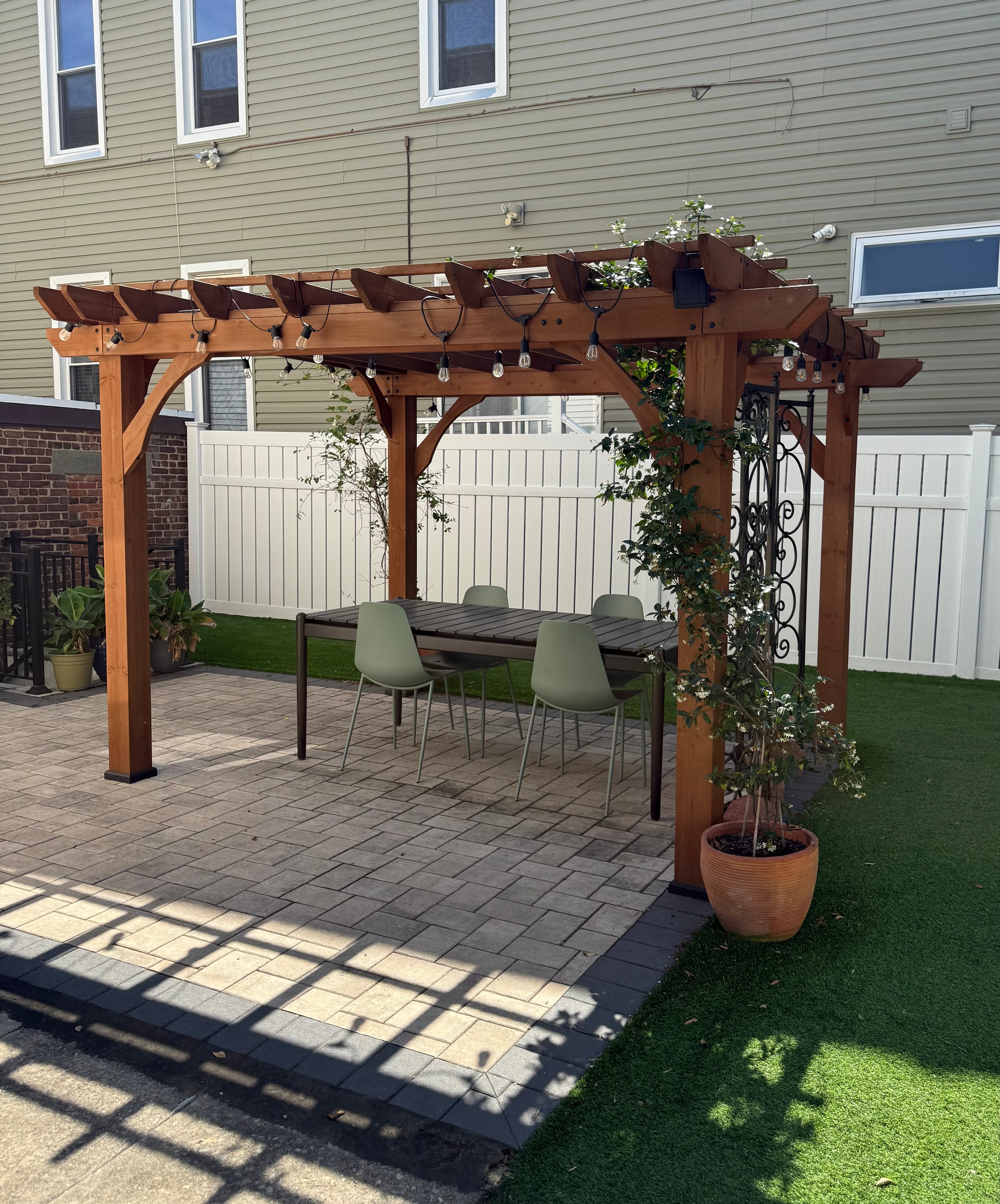 Custom pergola build — Edgewater NJ hardscaping